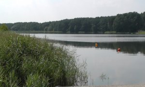 Policjant nad rzeką