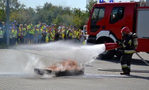 Odblaskowym spacerem przez miasto w ramach "Gier strategicznych z Policją 2015"