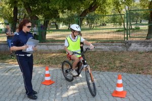 Festyn i nowe bezpieczne przejście dla pieszych w ramach programu „Stop wariatom drogowym” #4