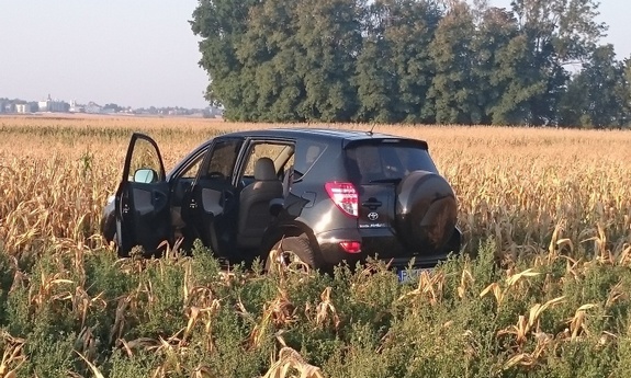 Odzyskane przez policjantów auto toyota rav4