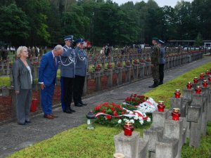 Komendant Stołeczny Policji składa hołd pomordowanym w Palmirach