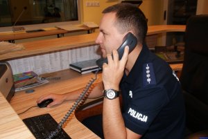 "Z każdej sytuacji jest wyjście, a ja chcę panu pomóc''. Zastępca oficera dyżurnego uratował człowieka