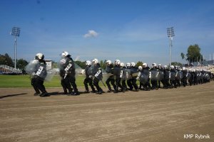 Policyjne ćwiczenia na stadionie