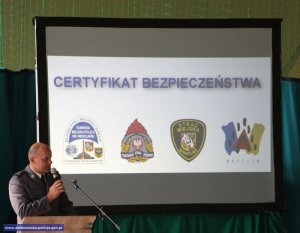 Uroczyste wręczenie „CERTYFIKATU BEZPIECZEŃSTWA” dwóm pierwszym wrocławskim szkołom