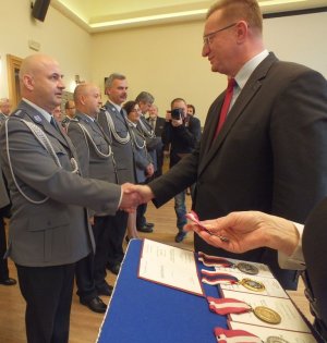 Uroczyste ślubowanie oraz wręczenie medali i odznaczeń