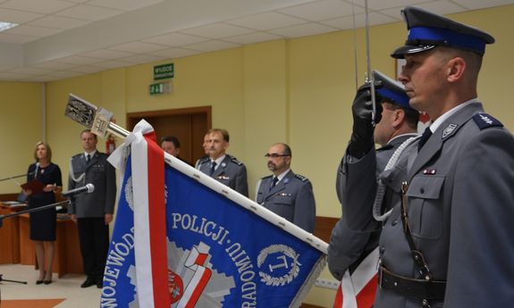 Ślubowanie nowo przyjętych policjantów