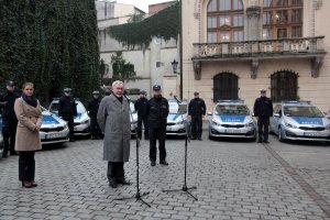 Prezydent Miasta Krakowa przekazał krakowskiej policji 23 nowe samochody #4