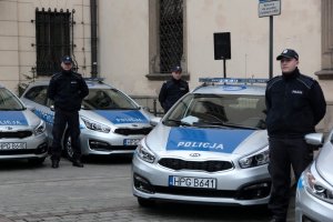 Prezydent Miasta Krakowa przekazał krakowskiej policji 23 nowe samochody #6