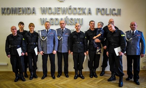 Nowo przyjęci policjanci