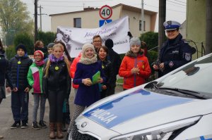 policjanci podczas akcji profilaktycznej