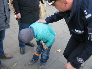 Policjanci rozdawali odblaski podczas akcji Znicz 2015