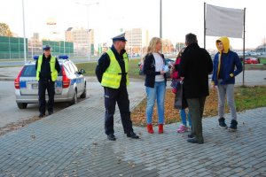 Wolontariusze PZU ramię w ramię z policjantami podczas akcji „Znicz” #6