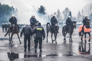 Ćwiczenia policji konnej