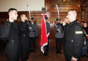 Uroczyste ślubowanie nowo przyjętych policjantów