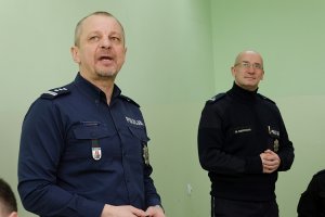 Swoją wiedzą i doświadczeniem dzieli się z uczestnikami kursu dowódca Oddziału Prewencji Policji w Białymstoku insp. Zbigniew Kamieński