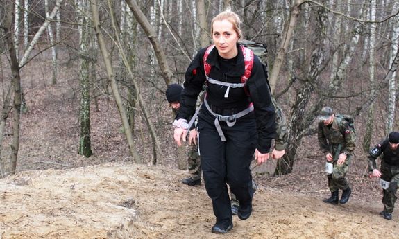 sierż. szt. Karina Kubara-Grabska z Wydziału Konwojowego KWP zs. w Radomiu