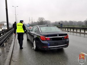 Policjanci odzyskali bmw skradzione dzisiaj w Niemczech #3