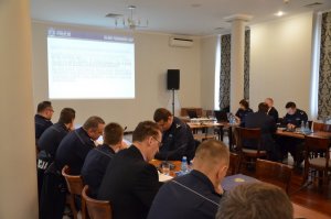 Zdjęcie przedstawia naradę kadry kierowniczej służb logistycznych Policji