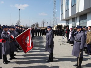 Komendant przed kompanią honorową