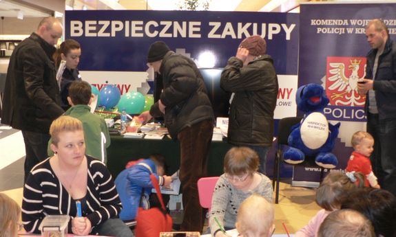 Akcja "bezpieczne zakupy" w krakowskich galeriach handlowych