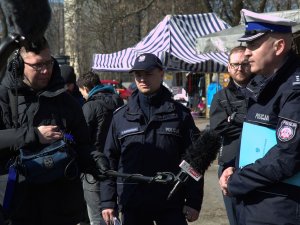 policjanci i dziennikarze