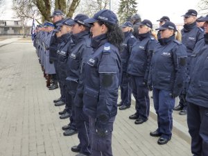 policjanci podczas otwarcia komendy #6