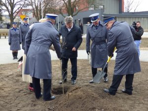 policjanci podczas otwarcia komendy #9