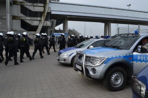 Policjanci na stadionie