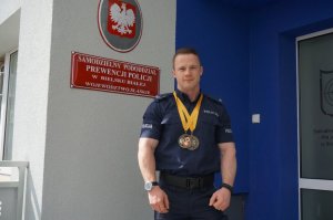 policjant z KWP Katowice Mistrzem Polski w wyciskaniu sztangi leżąc