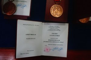 Uroczystość nadania medalu podkom. Lucjanowi Kretowi