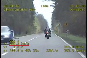 zdjęcie motocyklisty z videorejestratora