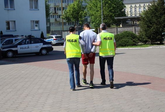 Spowodował wypadek po pijanemu i uciekł z miejsca