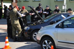 Zajęcia praktyczne na terenie słupskiej Szkoły Policji z zakresu obsługi zdarzeń drogowych.