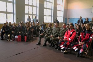 zgromadzeni na widowni uczestnicy zawodów