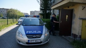 Policjanci ewakuowali mieszkańców bloku
