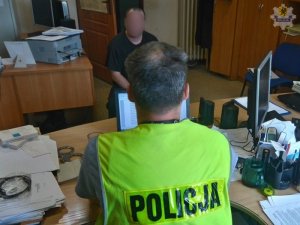 Udawał policjanta i usiłował legitymować przechodniów #2