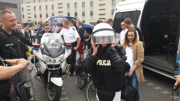„Festiwal kariery. Postaw na zawód” - policjanci na targach