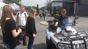 „Festiwal kariery. Postaw na zawód” - policjanci na targach #7