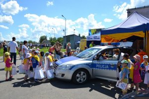 Policjanci dzieciom