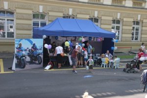 dzieci na festynie w Kancelarii Prezesa Rady Ministrów