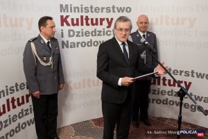 Honorowe odznaki ministra kultury za odzyskanie cennych dzieł sztuki #2