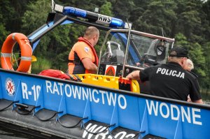 Ćwiczenia policjantów i funkcjonariuszy pozostałych służb na Jeziorze Sławskim #1