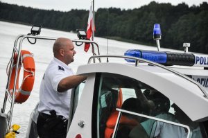 Ćwiczenia policjantów i funkcjonariuszy pozostałych służb na Jeziorze Sławskim #12
