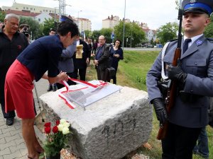 Odsłonięcie tablicy pamiątkowej poświęconej Kamili Skolimowskiej