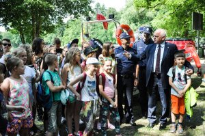Festyn dla dzieci i przekazanie łodzi lubuskim policjantom