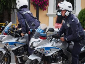 Policjanci zabezpieczają festiwal w Łagowie