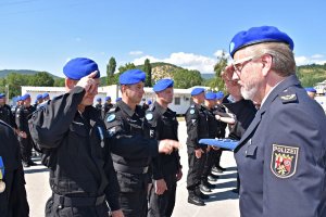 Uroczystość odznaczenia policjantów XXV rotacji JSPP