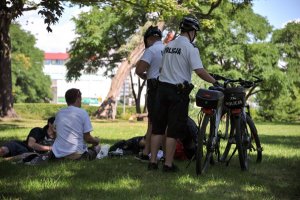 policjanci na rowerach w Kostrzynie