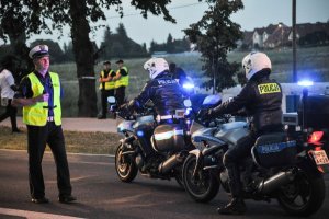 patrole drogowe i prewencyjne policjantów