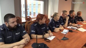 Policjanci z kilku krajów Europy pomagają pielgrzymom